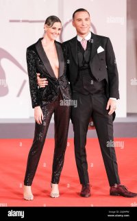 il-palazzo-del-cinema-lido-di-venezia-venezia-italia-7-settembre-2021-arianna-montefiori-e-bri...jpg