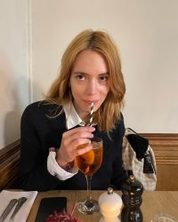 Stacy Martin (1).jpg