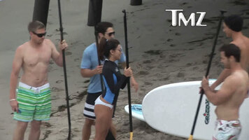 Eva Longoria_Paddle Surfing hd1080p.avi_snapshot_00.12_[2012.08.02_22.19.15].jpg