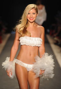 1C6186050-110718-LOOK-bridal-swimwear4-9a.png
