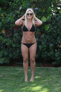 brooke hogan in bikini (08).jpg