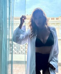 sabrinasalernofficial_330996270_889654512458425_808477458430493242_n.jpg