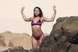 karrueche tran in bikini (01).jpg