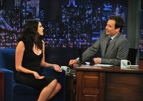 cecily strong in al tonight show 01.jpg