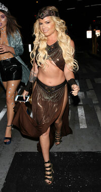 chanel west coast in street 03.jpg