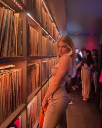 AnabelEnglund (4).jpg
