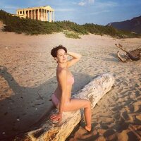 silvia farina in bikini 02.jpg