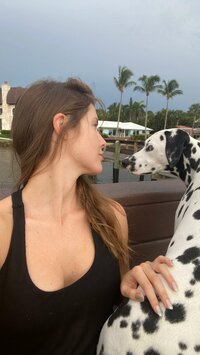 Amanda_Cerny_2023-08-21_amandacerny-1aa64d57af1b9b390.jpg