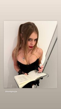 bonigiorgia_3226014808179974116.jpg